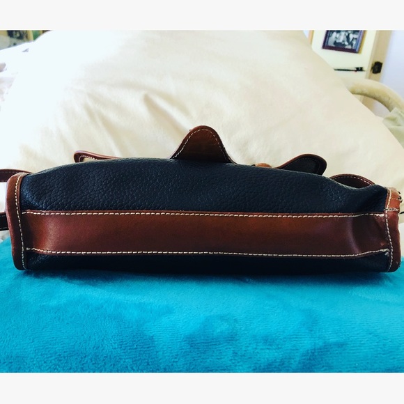 Dooney & Bourke Leather Crossbody Purse - Picture 7 of 8